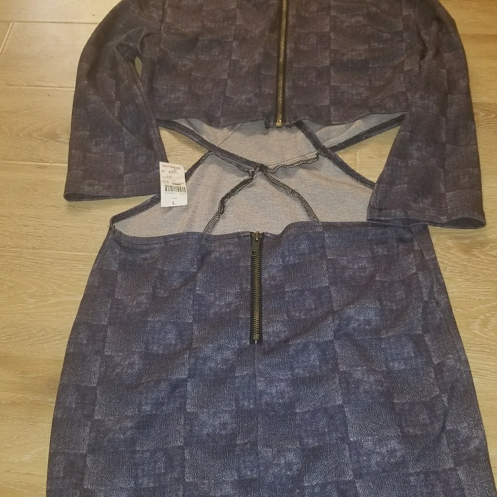 Dress - Picture 2 of 4